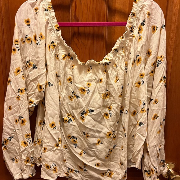 Rewind White Blouse with Yellow Floral Design - Picture 3 of 3